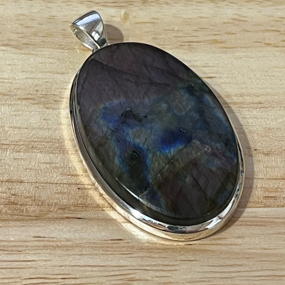 PURPLE LABRADORITE GEMSTONE 925 SOLID STERLING SILVER STATEMENT PENDANT